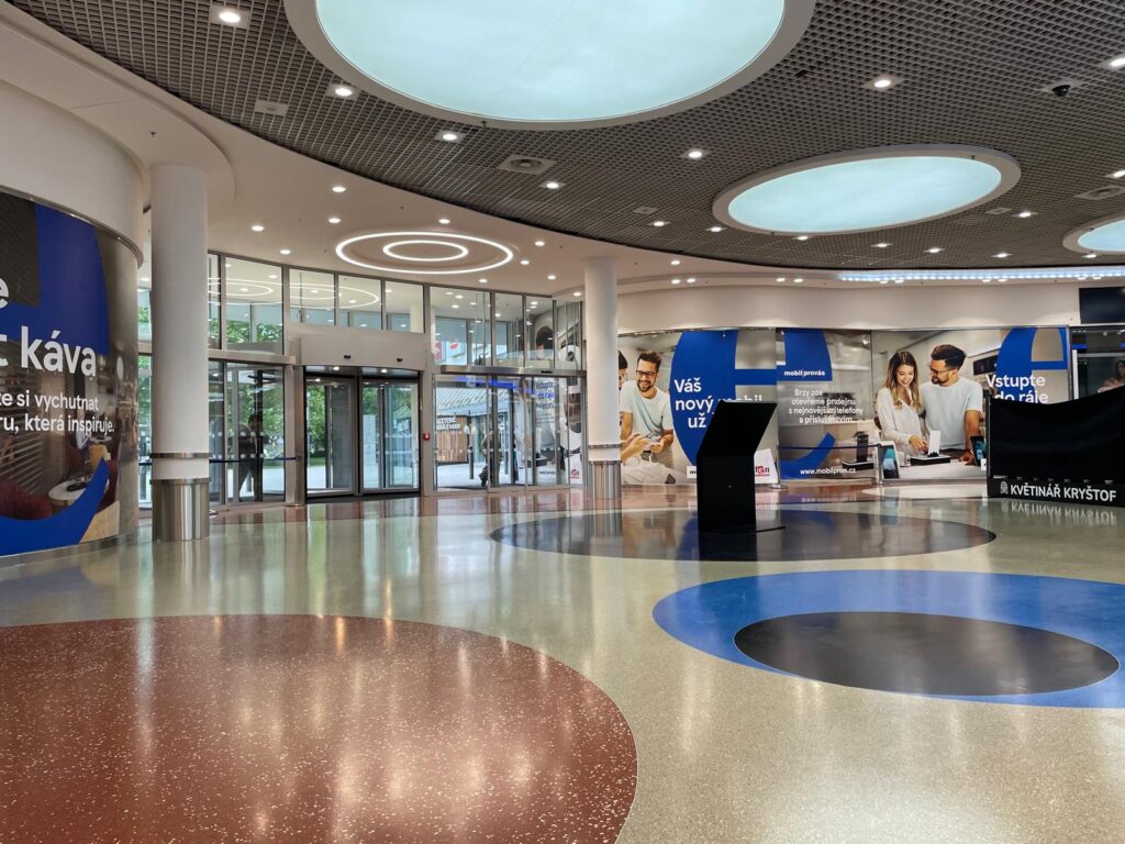 OC Eden, sádrokartonové stropy